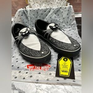 Nightmare Before Christmas Vans Classic Slip Ons. 6mens 7.5 women’s EUC